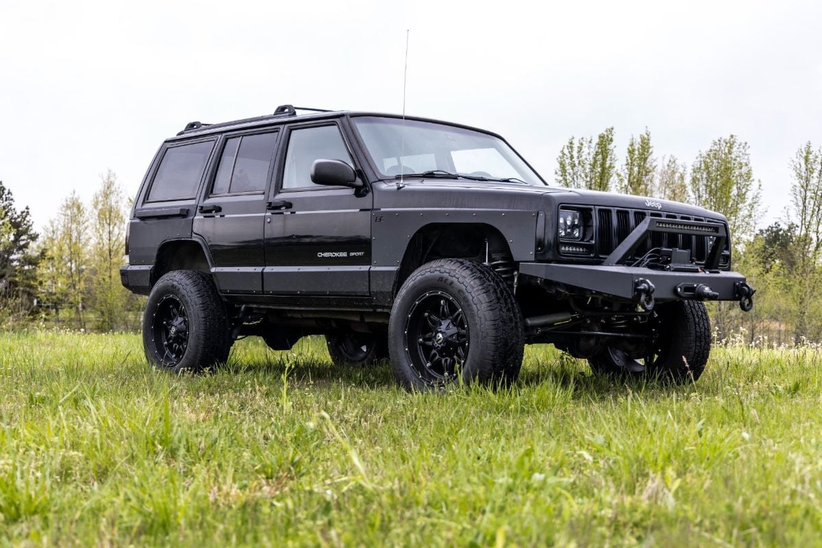 Jeep Cherokee Suspension Lift Kit - Rough Country - RR Springs | V2 - '84-'01